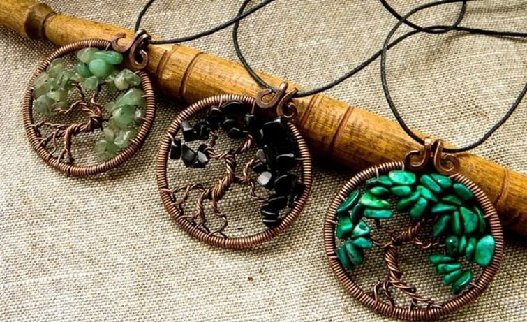 Amulettes comme pendentifs pour la santé et la chance